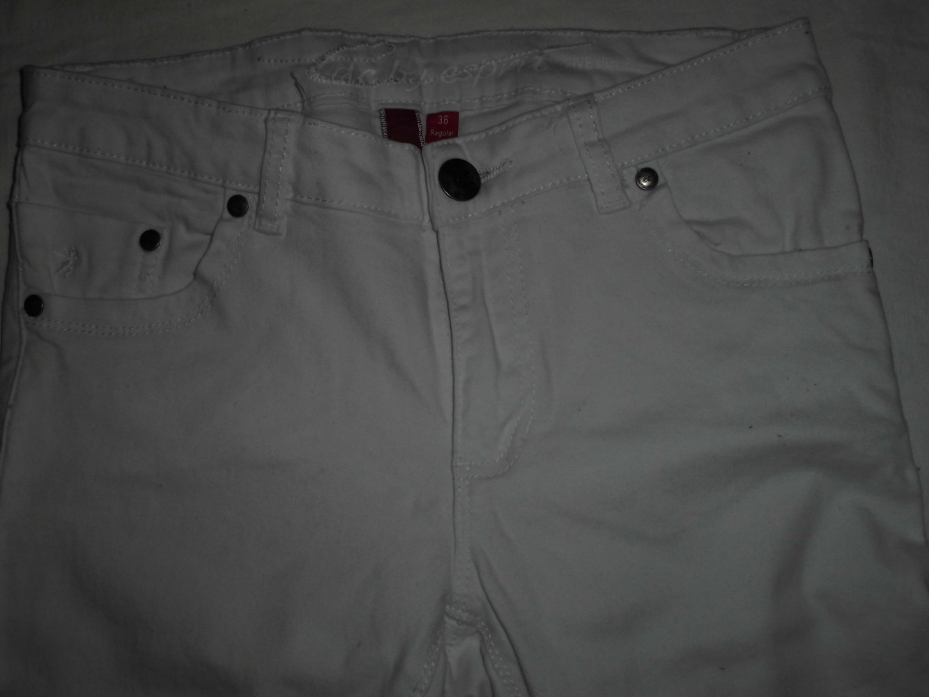 Knackige weisse Röhre von Esprit !