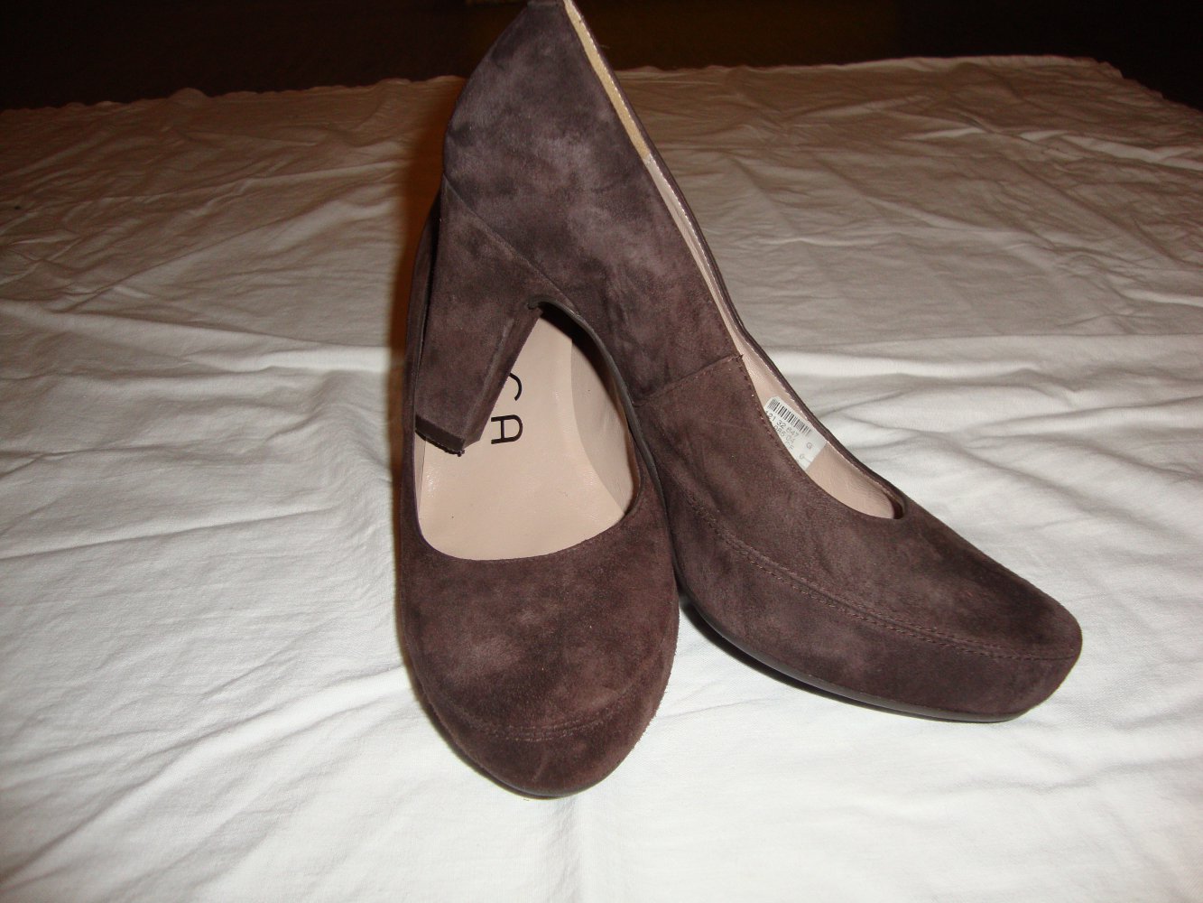 Chice dunkelbraune Wildlederpumps von Unisa !