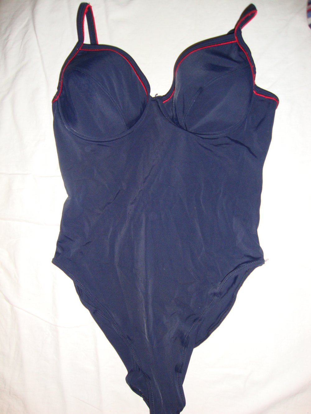 Schöner Badeanzug von TCM !