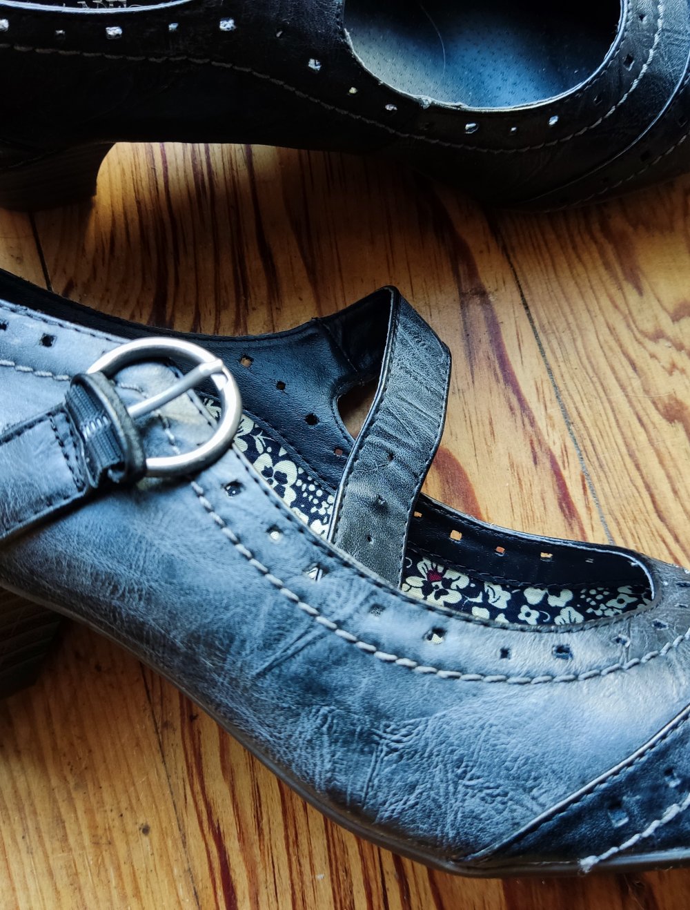 Pumps, neu von Ariane, blau schwarz !