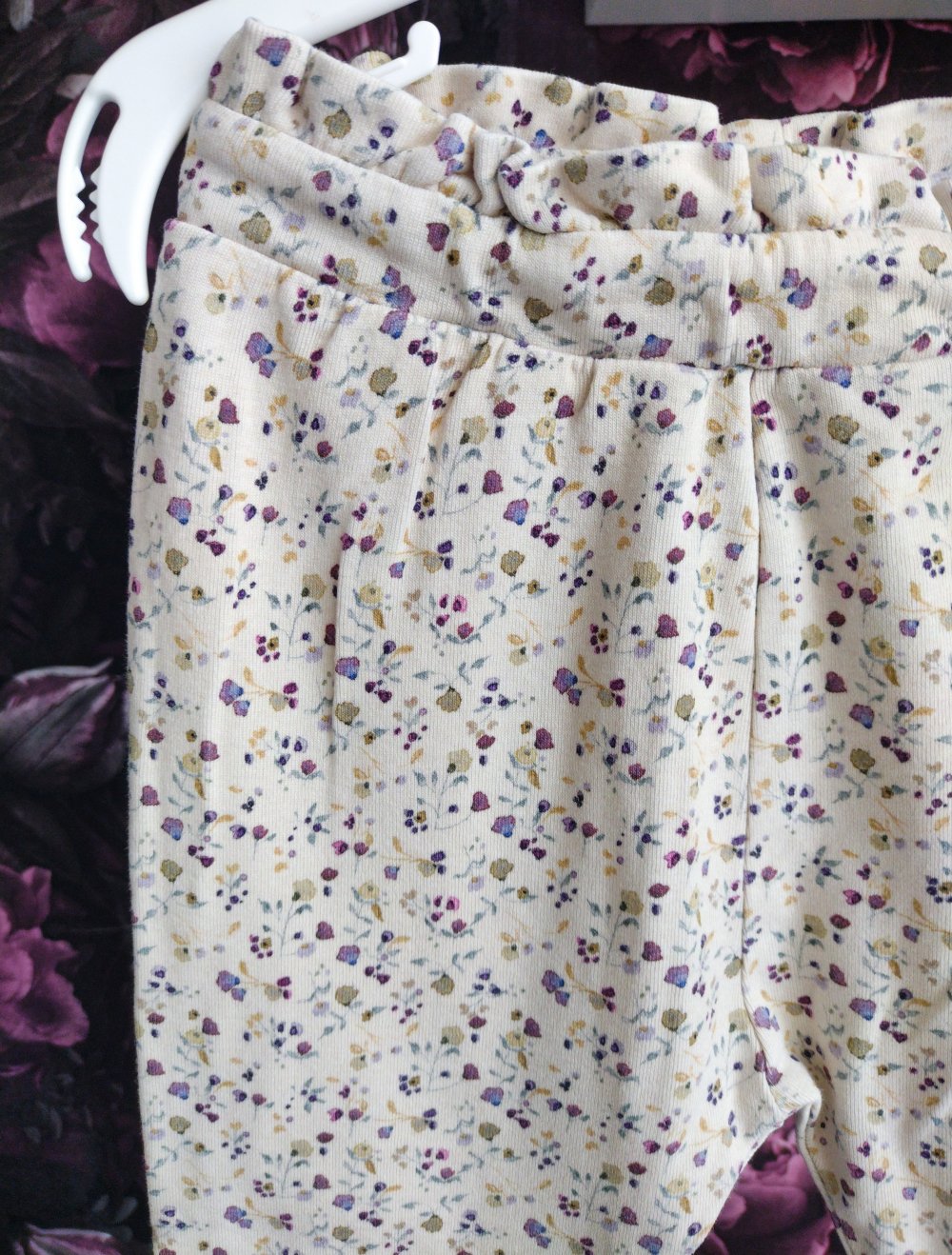 Hose ° Name It ° beige ° Blumen ° Kleinkind ° 86