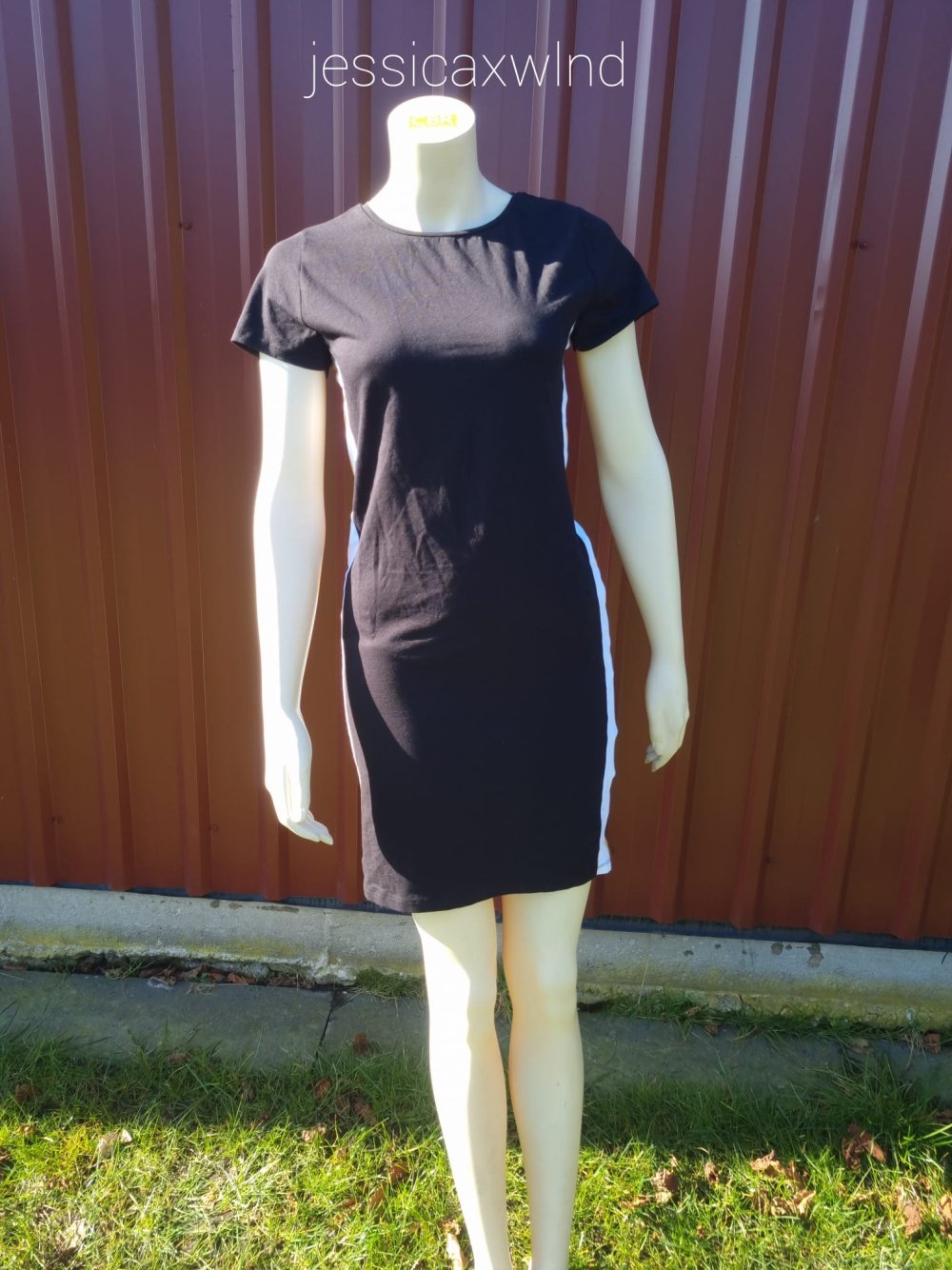 T-Shirt Kleid mit seitlichen Streifen