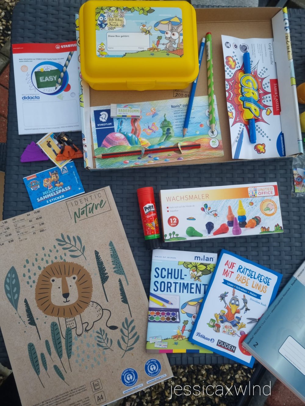 Schulkiste Schulkarton Einschulung Schulanfang Schule