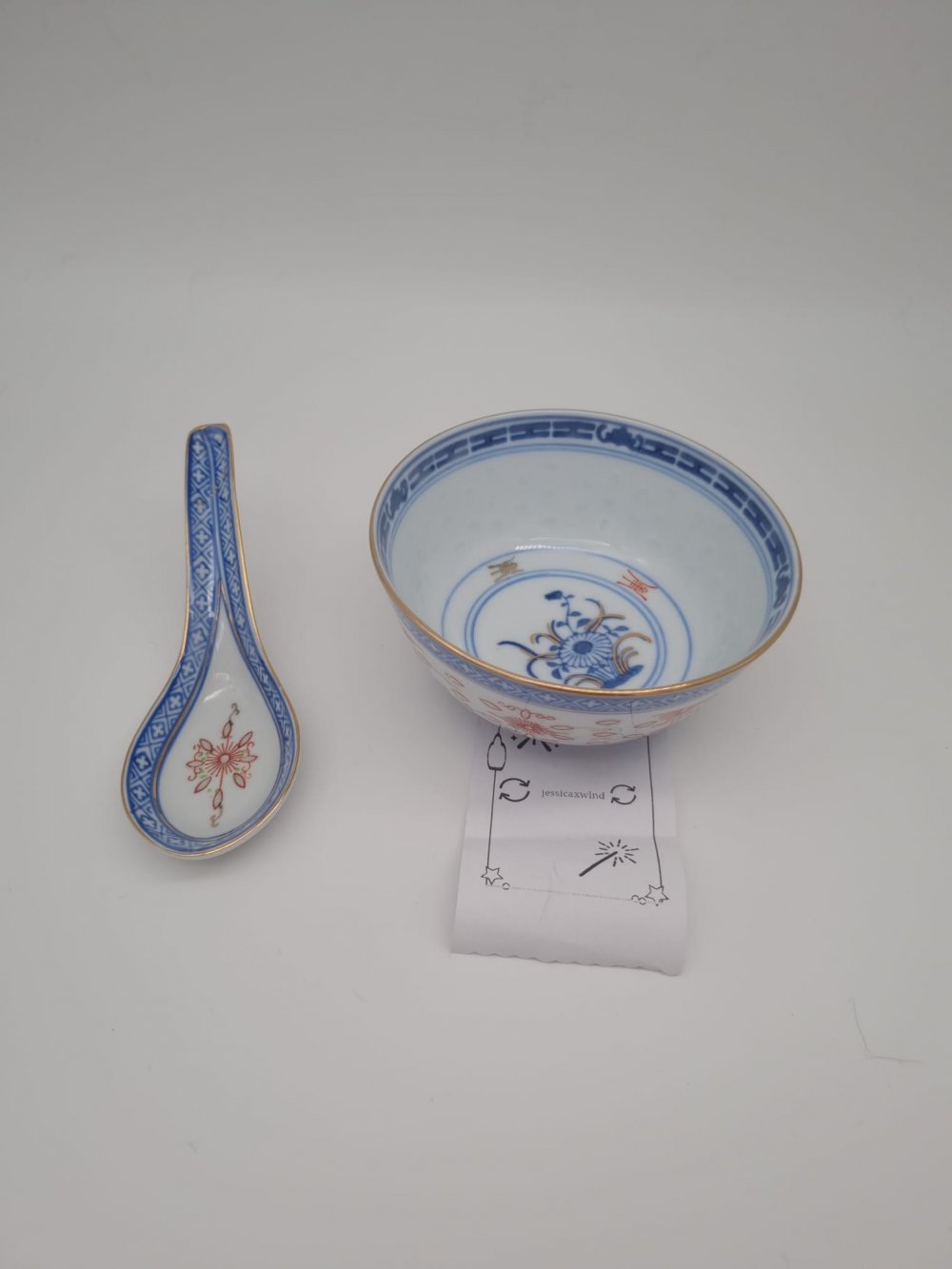 Ramenschüssel mit Löffel