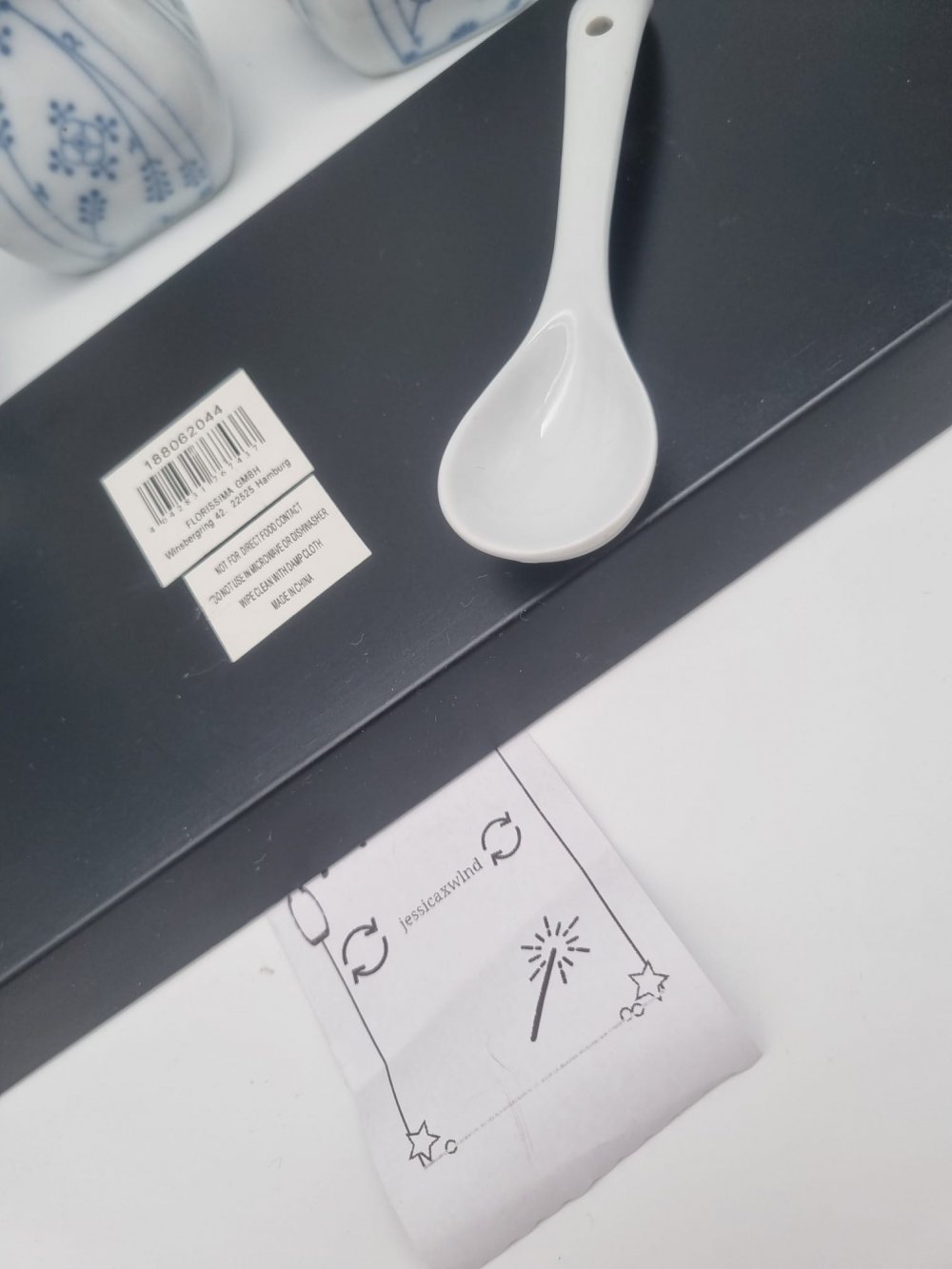 Servierbrett mit Salz- und Pfeffersteuer, Marmeladenbehälter