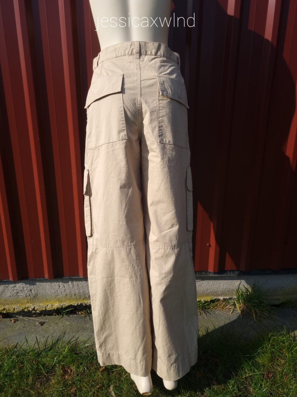 Beige Cargohose von Monki