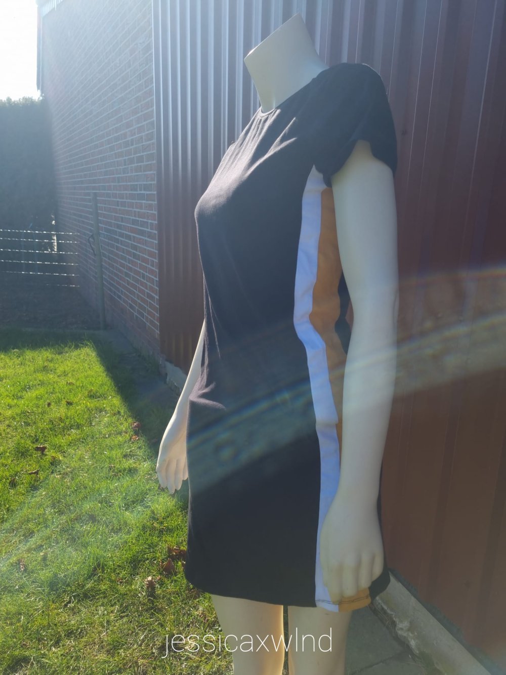 T-Shirt Kleid mit seitlichen Streifen