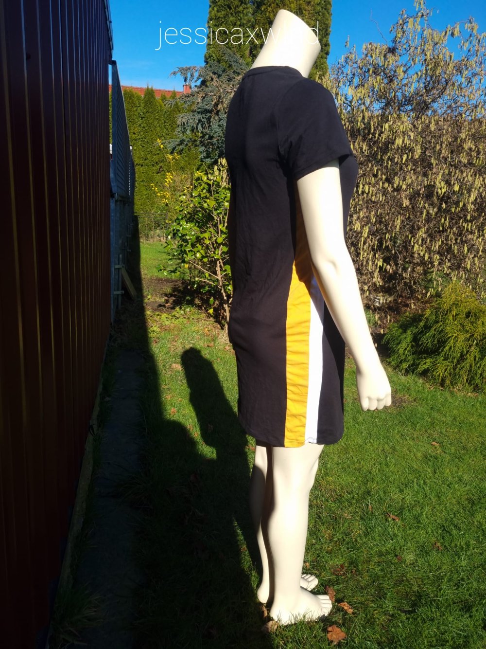 T-Shirt Kleid mit seitlichen Streifen