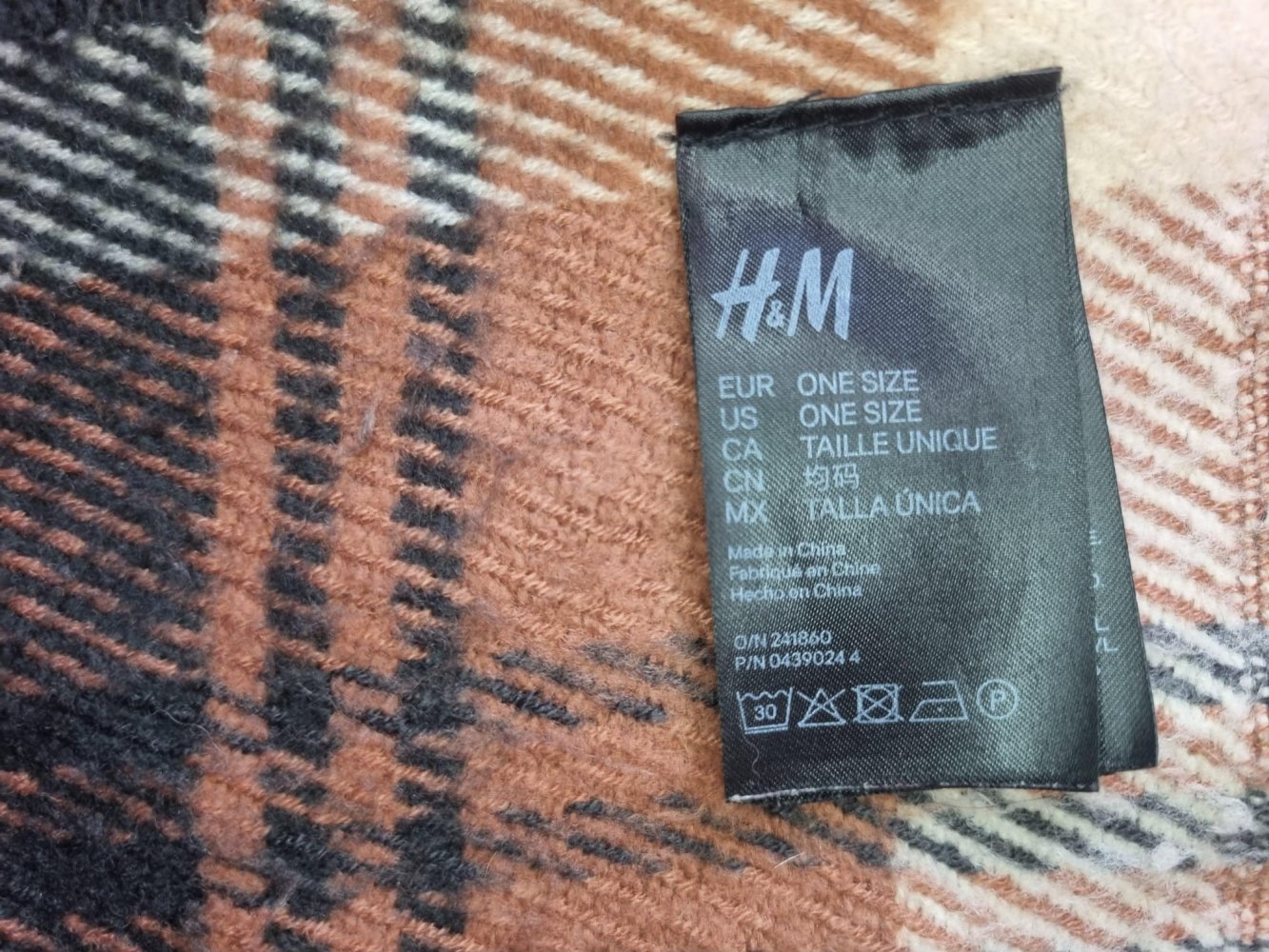 Langer karierter Schal