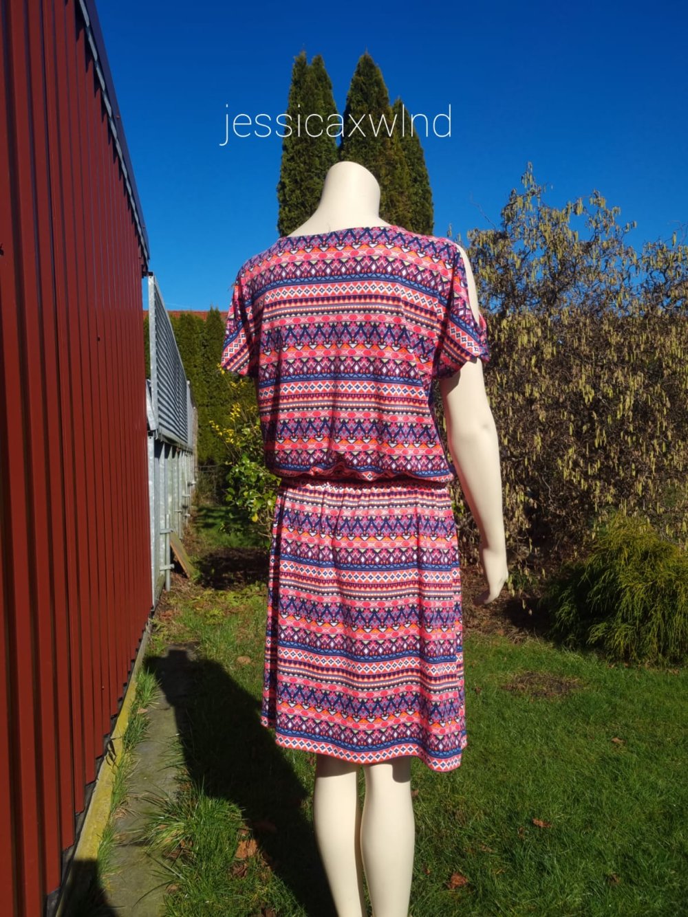 Kleid im Mosaikmuster