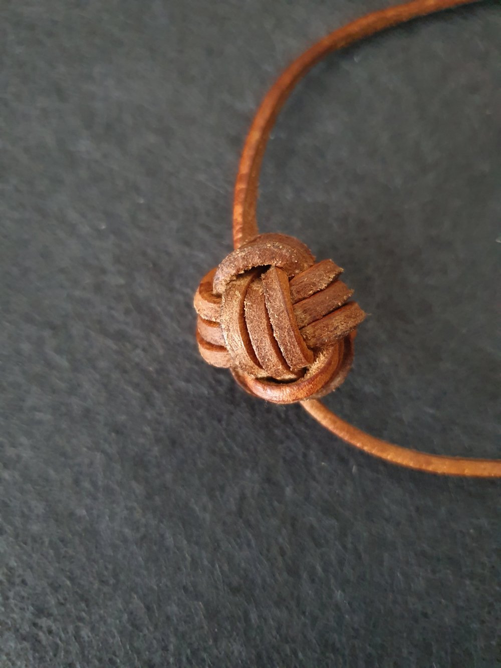 Kette Choker Halsband echtes Leder mit Knoten Affenfaust Makramee 