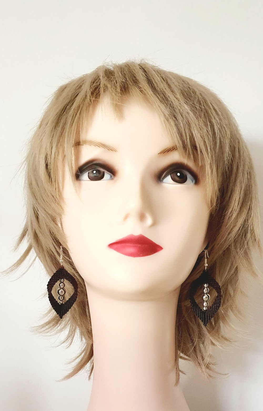 Makramee Ohrringe Spindeln mit Perlen silber braun