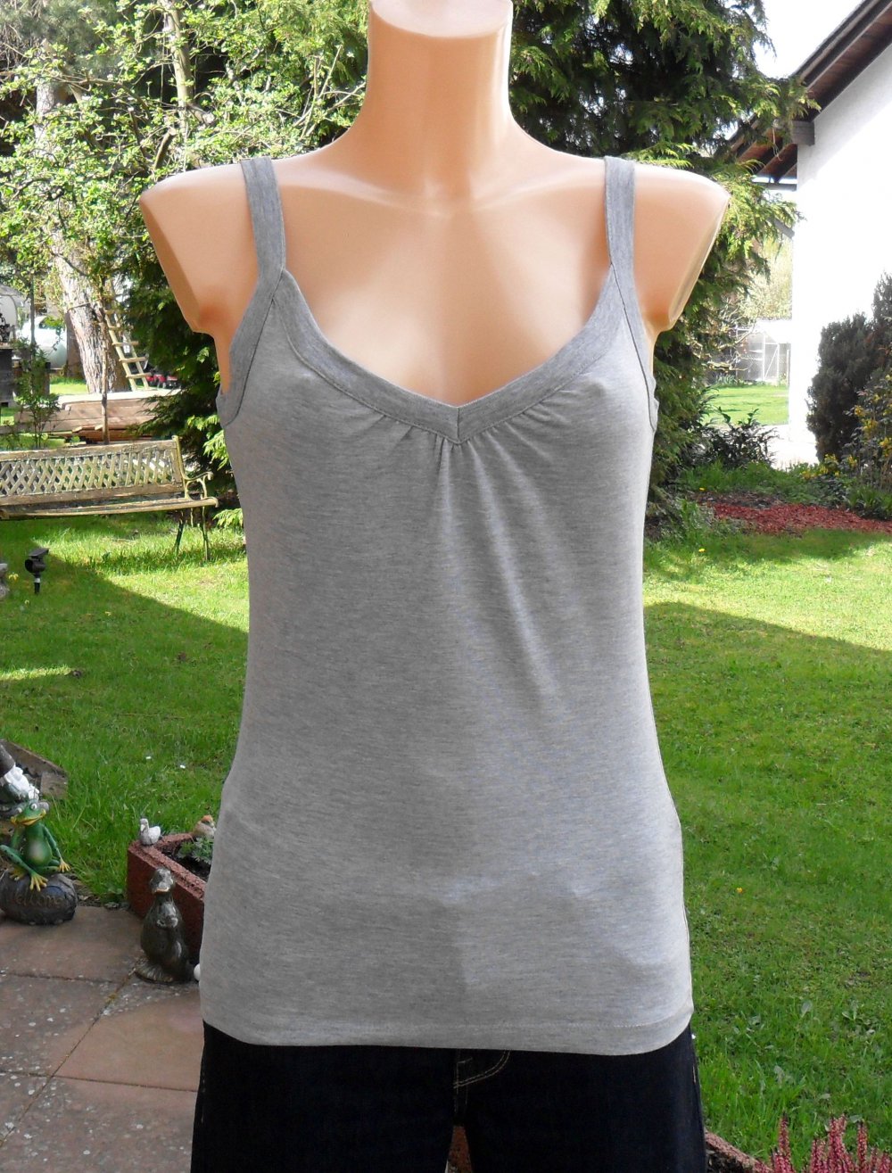 Neuwertiges H&M Top hellgrau Gr.S/36 V-Neck tailliert Spandex Stretch Baumwolle 
