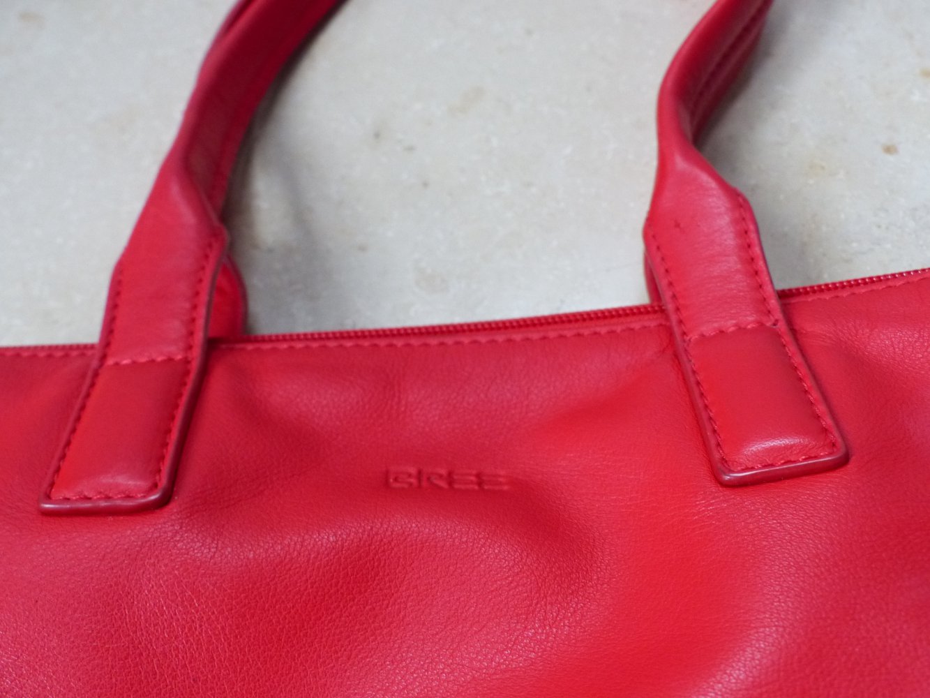 rote Handtasche / Schultertasche von Bree