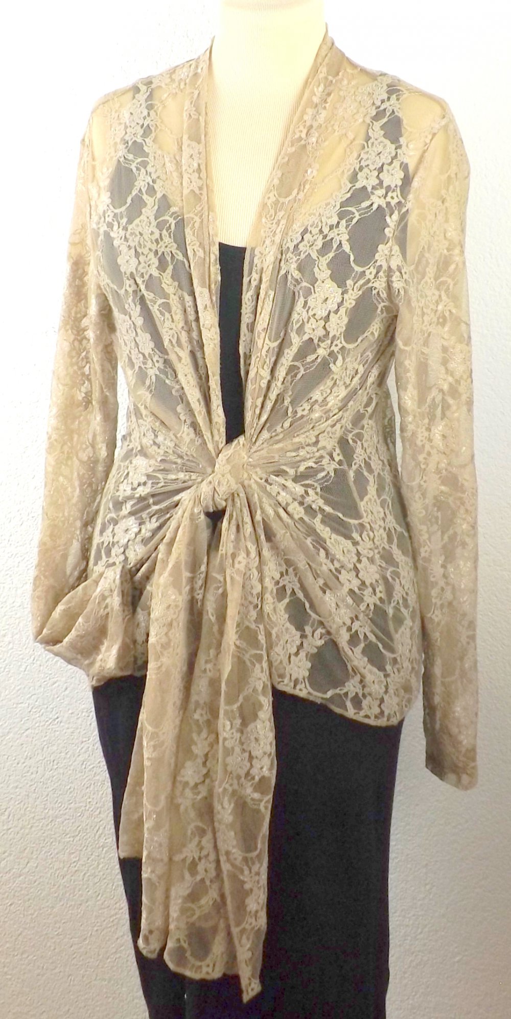 Leichte Wickeljacke aus Spitze - Gr. 38 / 42 - sandbeige - neu