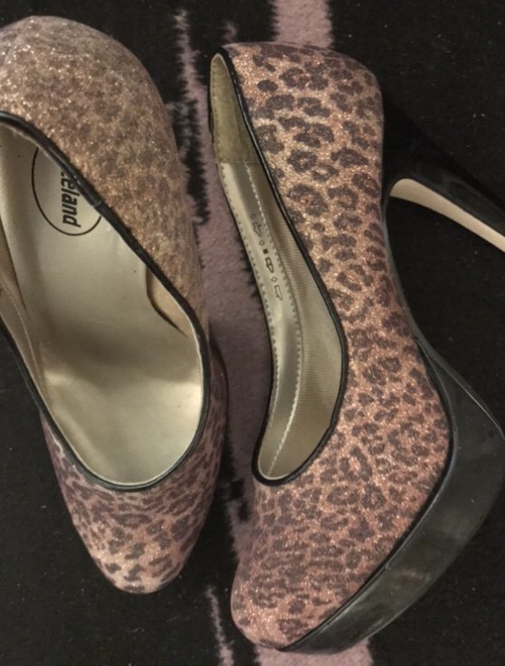 Verkaufe diese Schuhe (NEU)