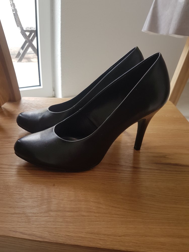schwarze Schuhe