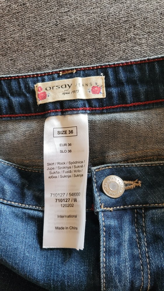 Jeansrock mit gestickter Rose von Orsay Gr. 36