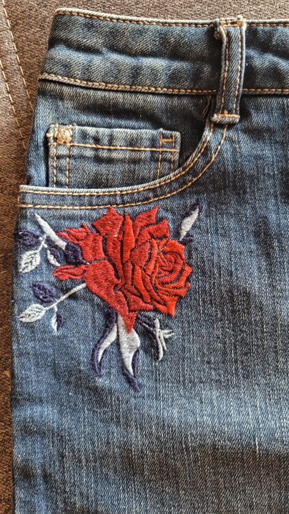 Jeansrock mit gestickter Rose von Orsay Gr. 36