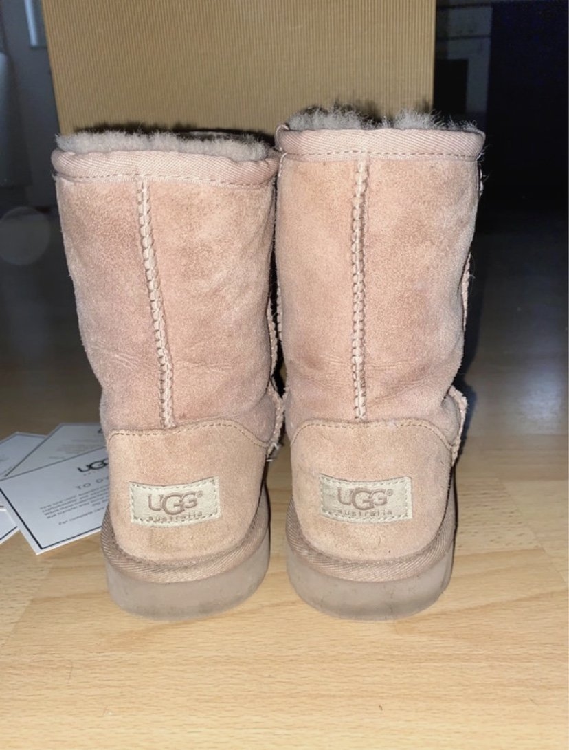 UGGs Boots Farbe „Musr“