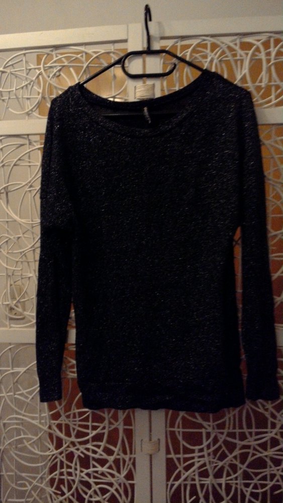 langärmeliges Glitzershirt