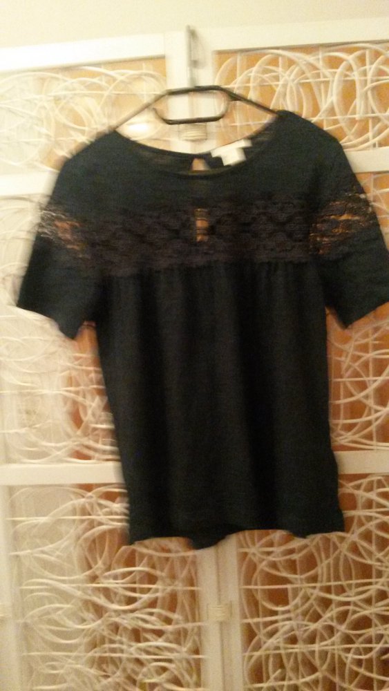 grünes Blusenshirt mit Spitze