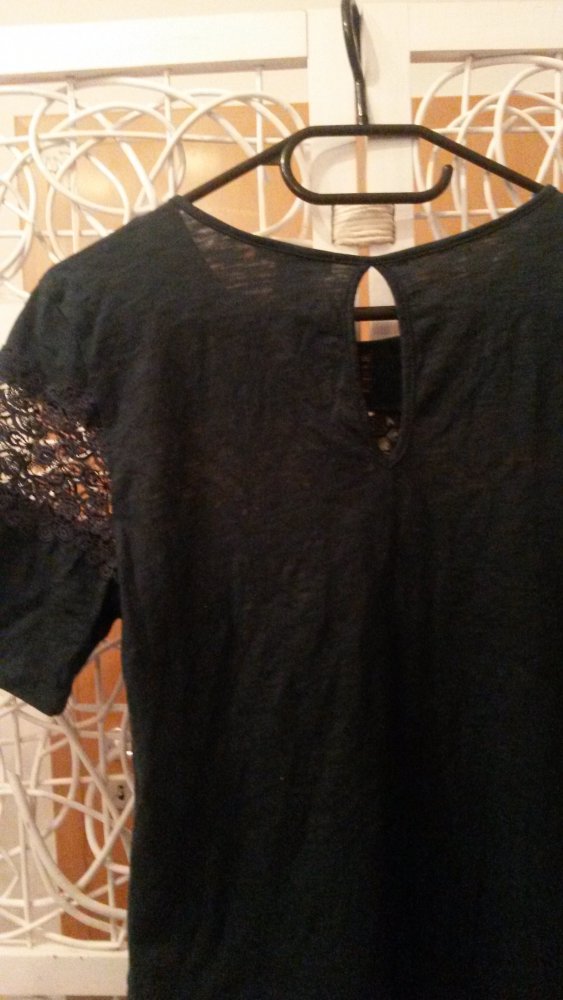 grünes Blusenshirt mit Spitze