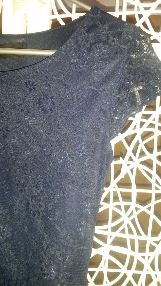 süßes Minikleid mit Spitze