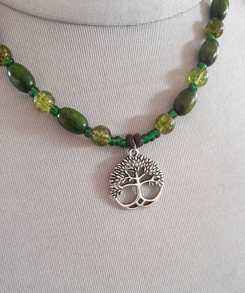 Schönes, einzigartiges Collier mit Lebensbaum Anhänger