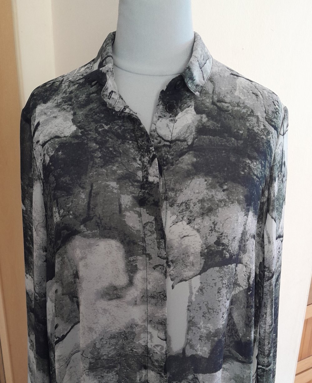 Melierte, zipfelige Longbluse aus Chiffon, Gr.36