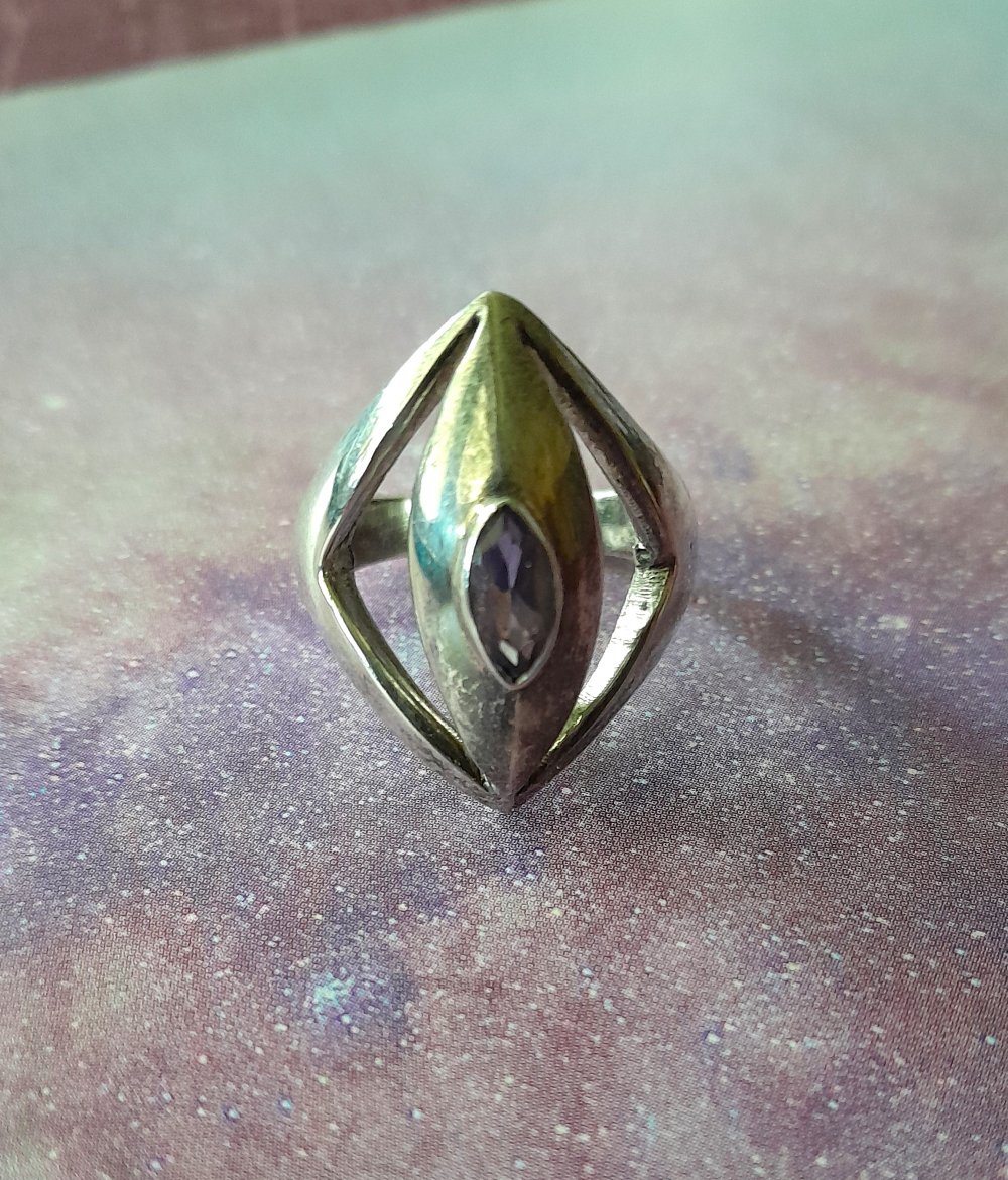 Schöner, echtsilberner Vintage Ring mit Amethyst