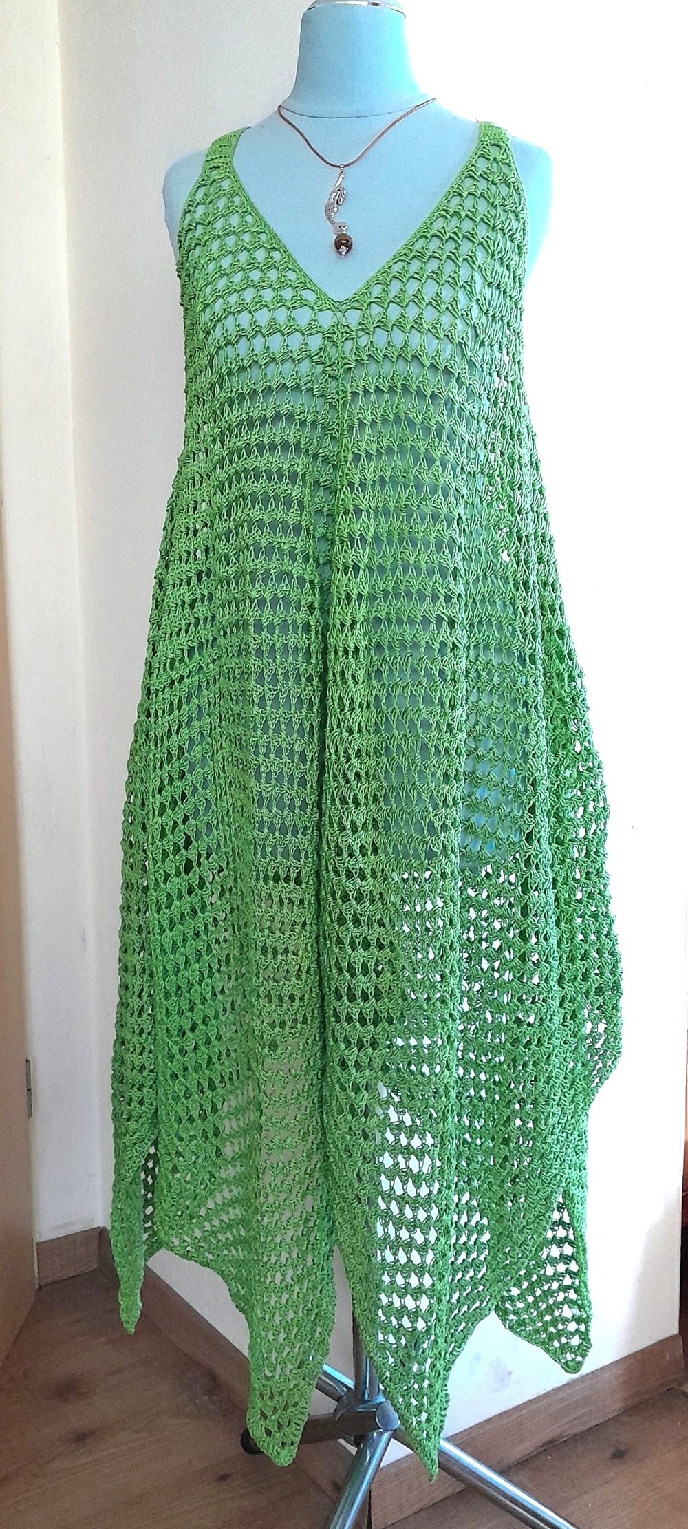 Ausgefallenes, einzigartiges Zipfelkleid in hellem Grün, Gr.S/M, Unikat