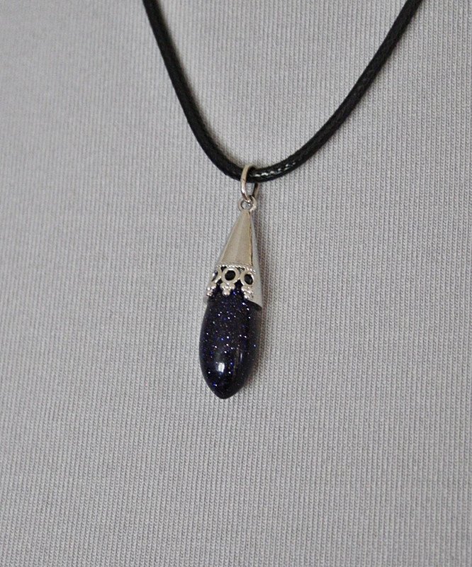 Wunderschöne Kette mit Blaufluss Anhänger