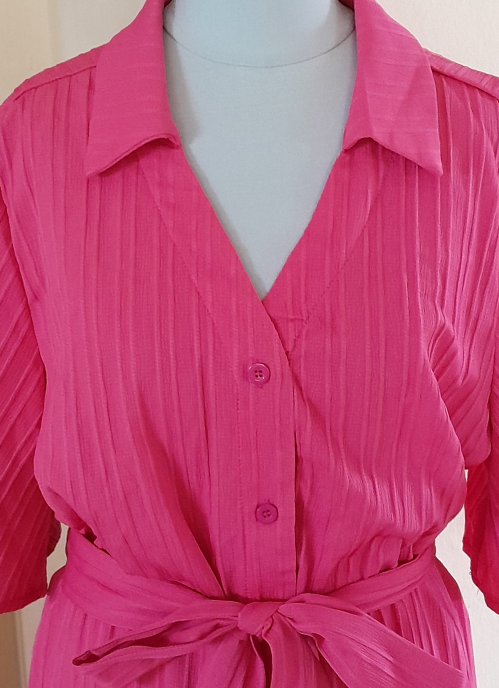 Lockeres Midikleid in knalligem Pink, Gr.38/40