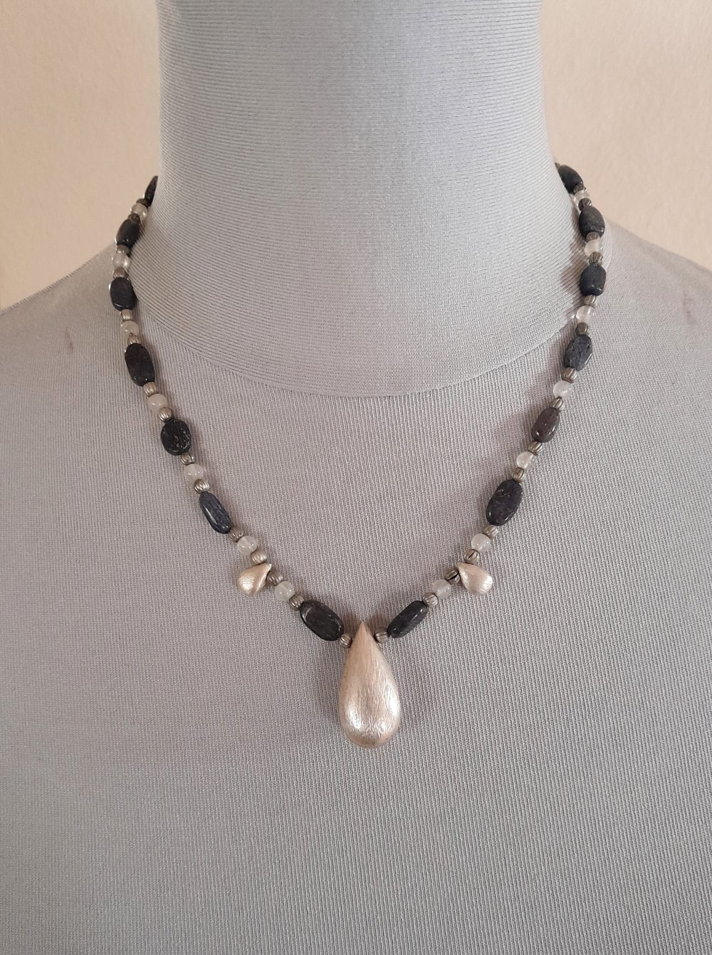 Wunderschönes, ausgefallenes Vintage Collier mit Sodalith und Bergkristall