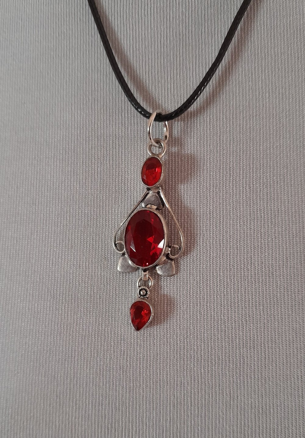 Wunderschöne Kette mit echtsilbernem Vintageanhänger