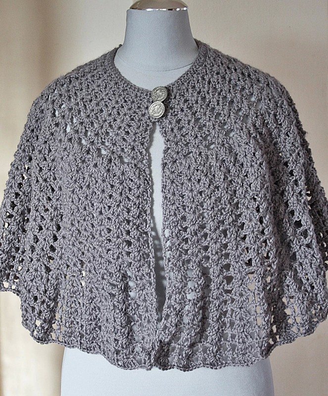 Graues, einzigartiges Cape im Vintagelook