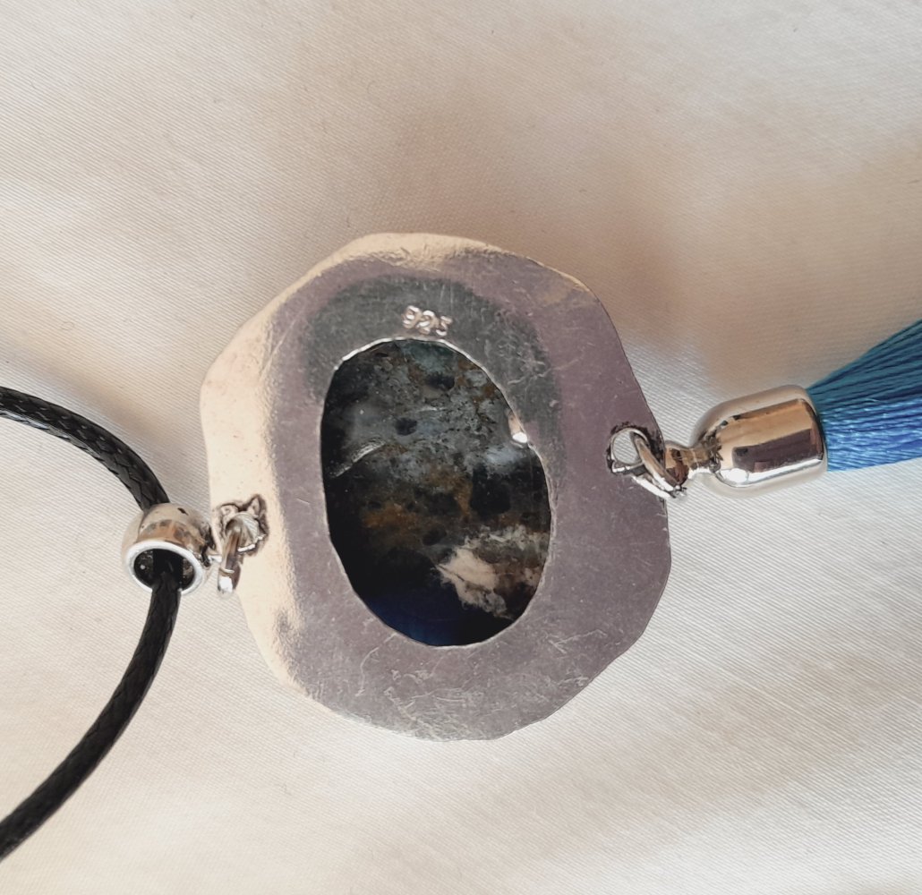 Wunderschöne, opulente Vintagekette mit Sodalith und Quaste