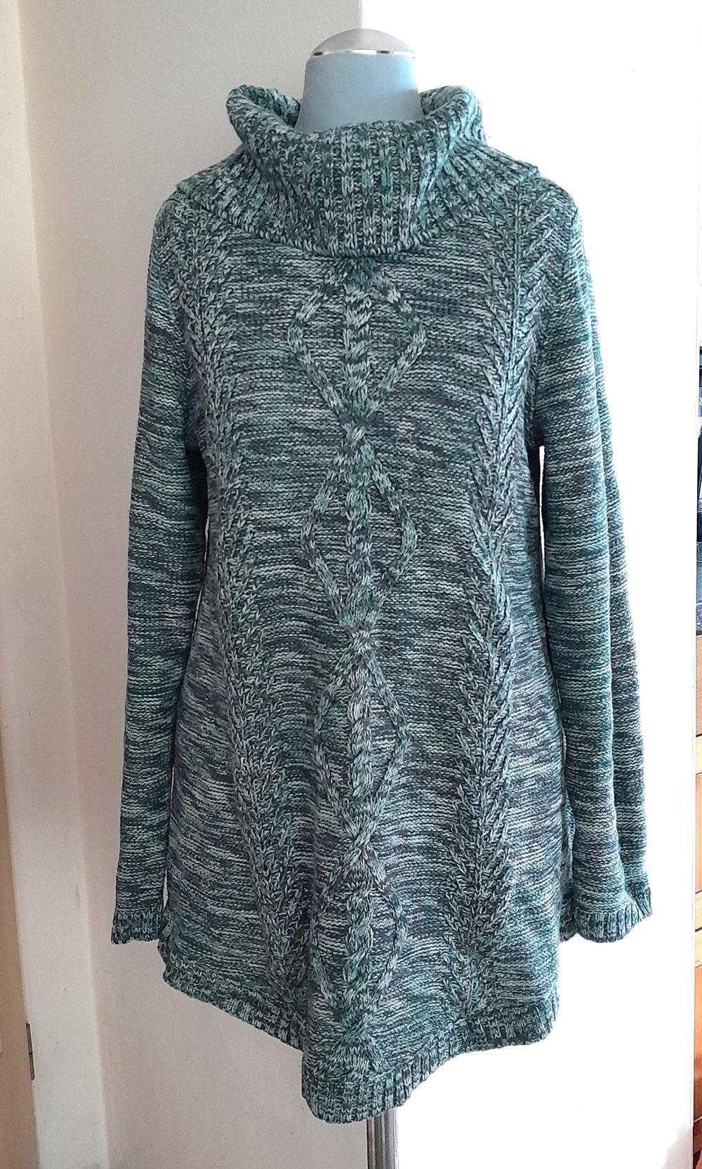 Lockerer, grau-grün melierter Pullover mit Rollkragen, Gr.S