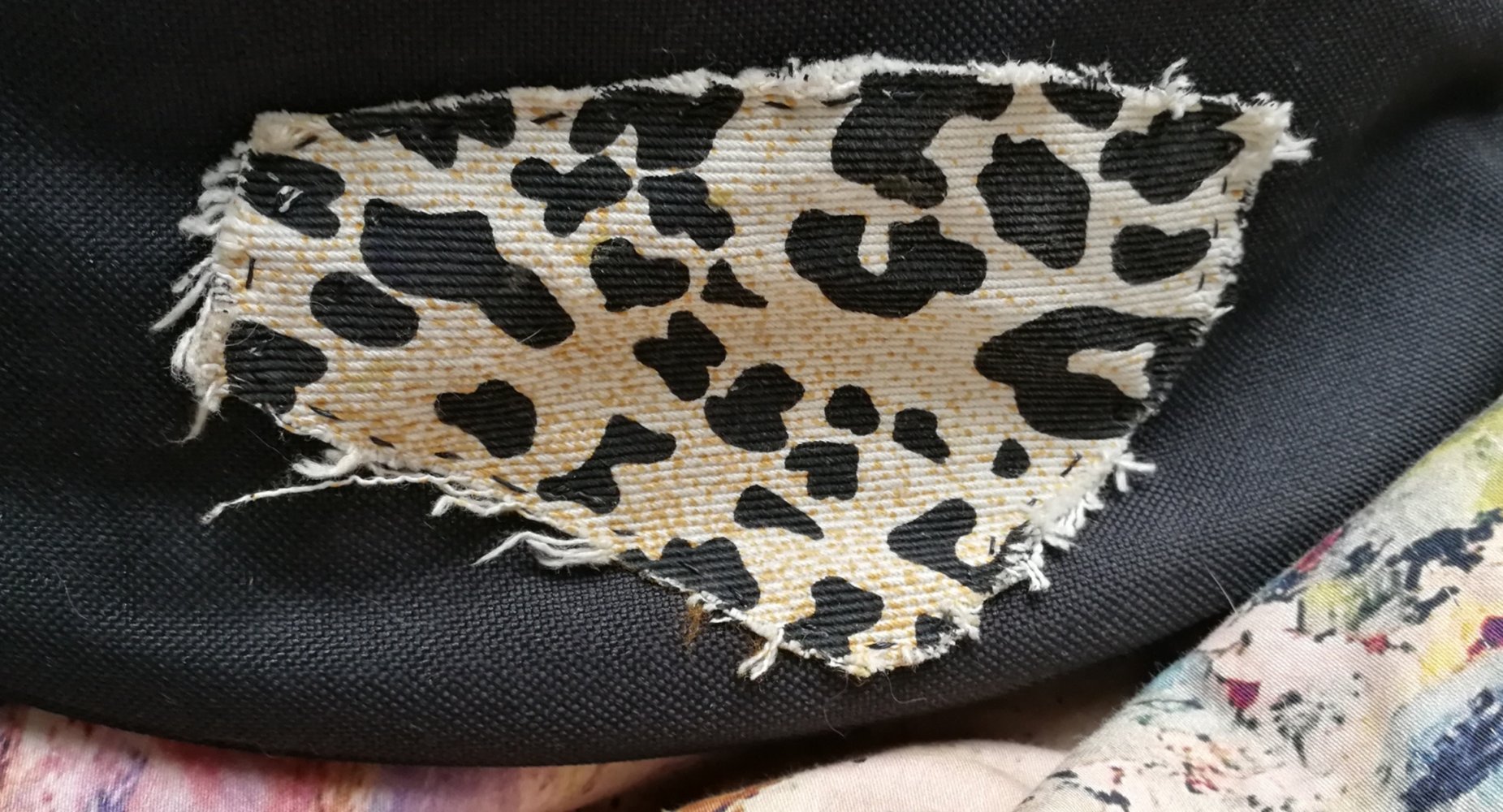 Rockige Leofell-Bauchtasche NEU Fancy Bag Custom-Design Unisex mit 80s Patch