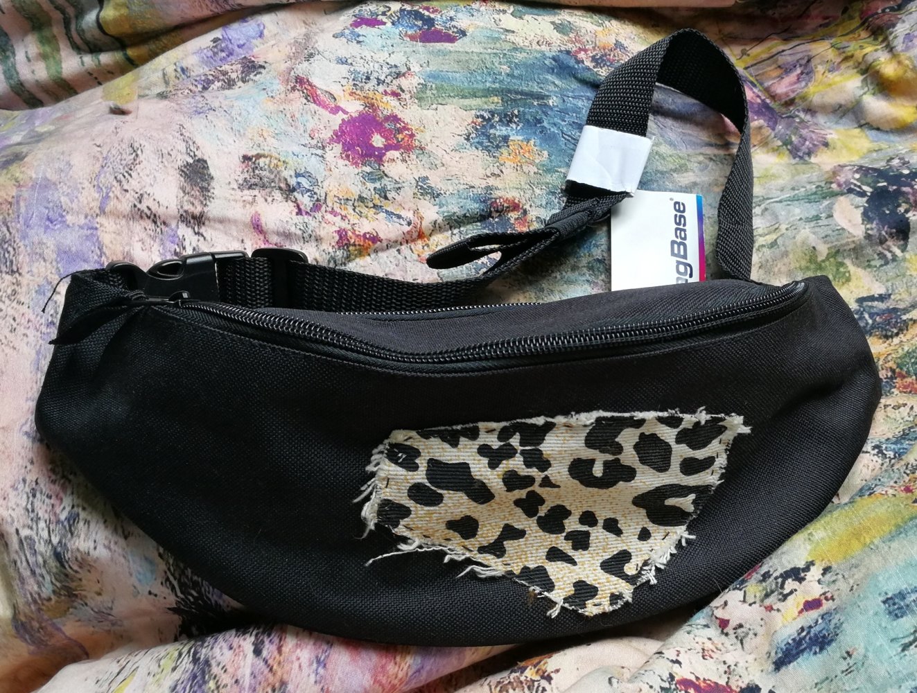 Rockige Leofell-Bauchtasche NEU Fancy Bag Custom-Design Unisex mit 80s Patch