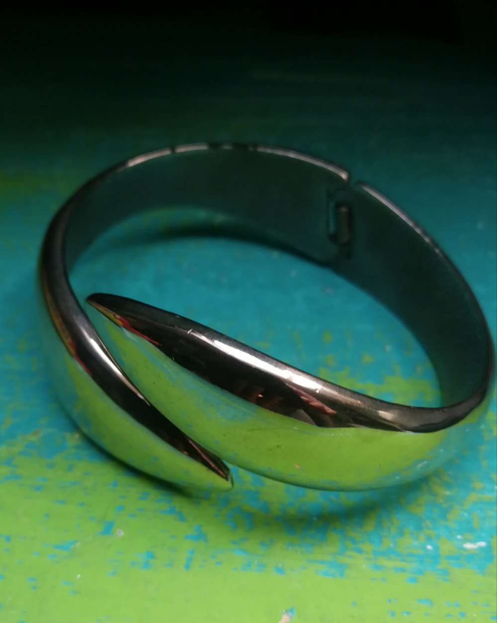 Silber-Armreif mit Klappeffekt & irrem Design! Original 80er Kult!