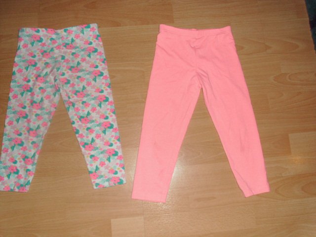 3 Caprileggings von Primark, schlicht + mit Motiv, Gr. 128