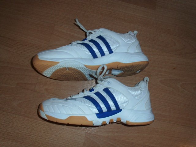 Sportschuhe von Adidas, weiß, Gr. 39 ( 7,5)