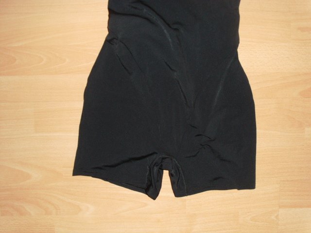 Badeanzug ( Legsuit) von Speedo, schwarz, Gr. 40 mit Etikett