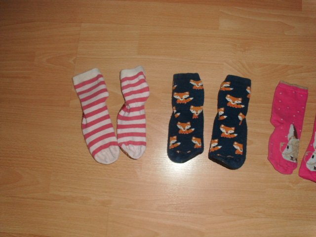 2 Paar Fliesenflitzer, plus Söckchen, Gr. 25