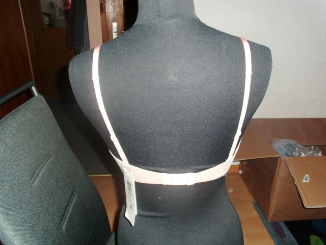 BH von Triumph, beige, ohne Bügel, Gr. S mit Etikett