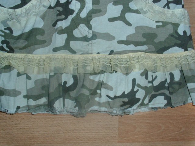 Rock, camouflage, mit Spitze, Gr. 40