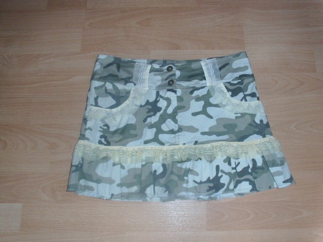 Rock, camouflage, mit Spitze, Gr. 40