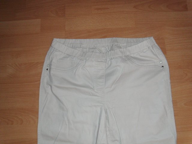 Hose, hellbeige Rundumbund, Gr. 46